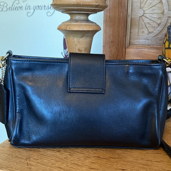 Coach genuine black leather crossbody bag - Picture 4 of 11
